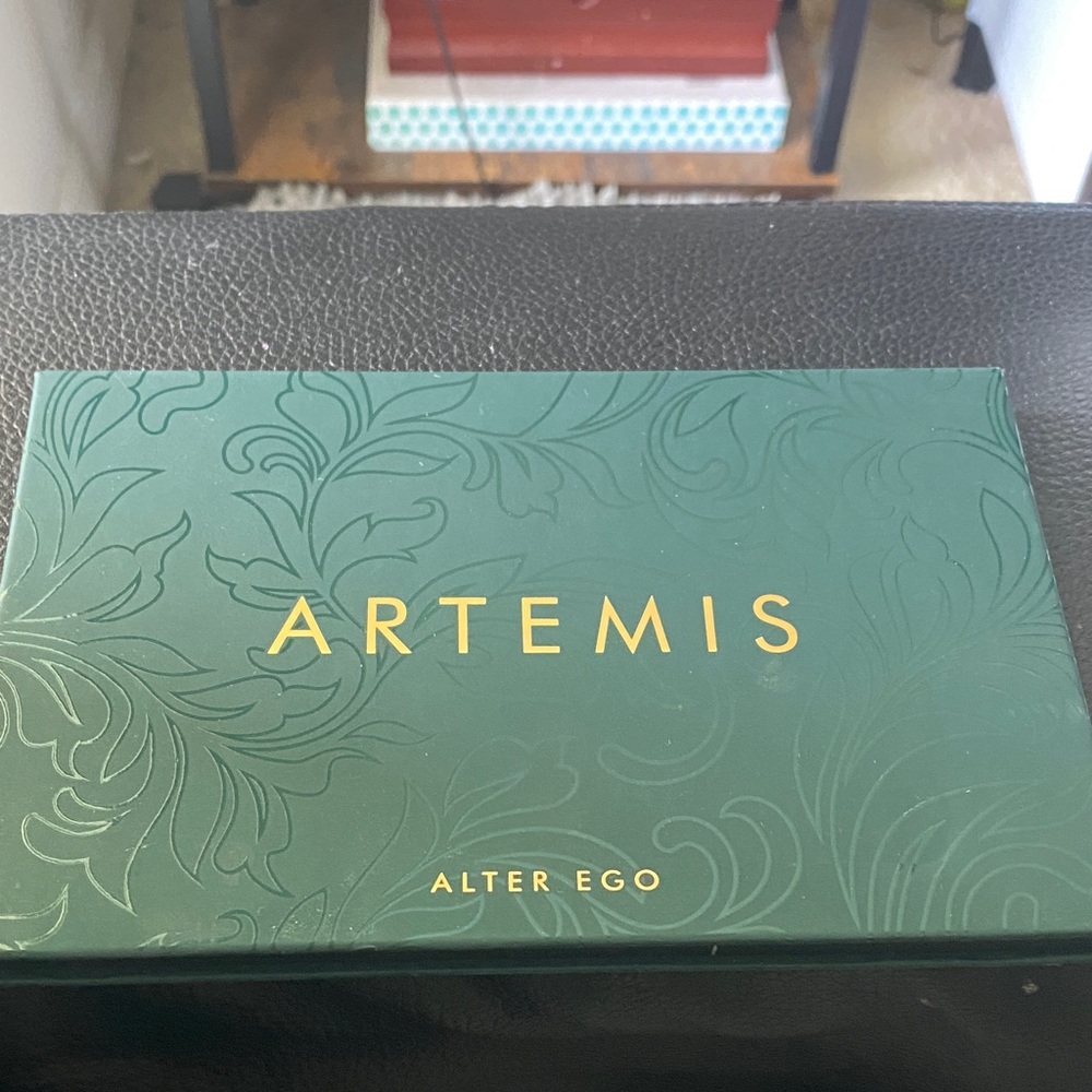 Artemis Design Co. Eyeshadow Palette - Green and Gold